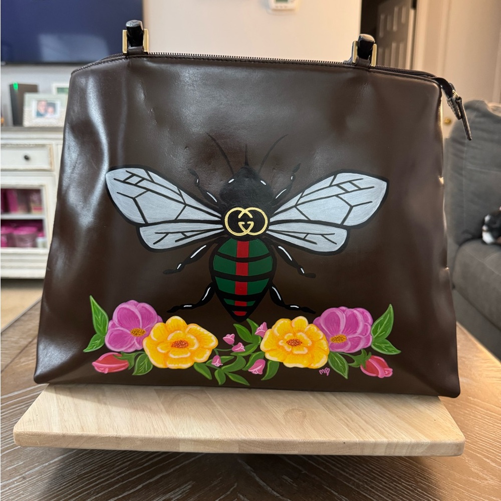 Gucci Customized Brown Leather Tote Bag With Hand Painted Designer Bee Motif - Picture 1 of 13